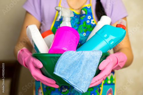 The Pros and Cons of DIY Housekeeping