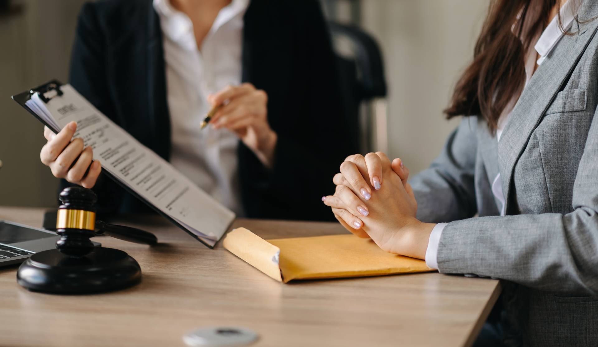 Complete Investment Property Signings With Mobile Notary Professionals for Real Estate Investors